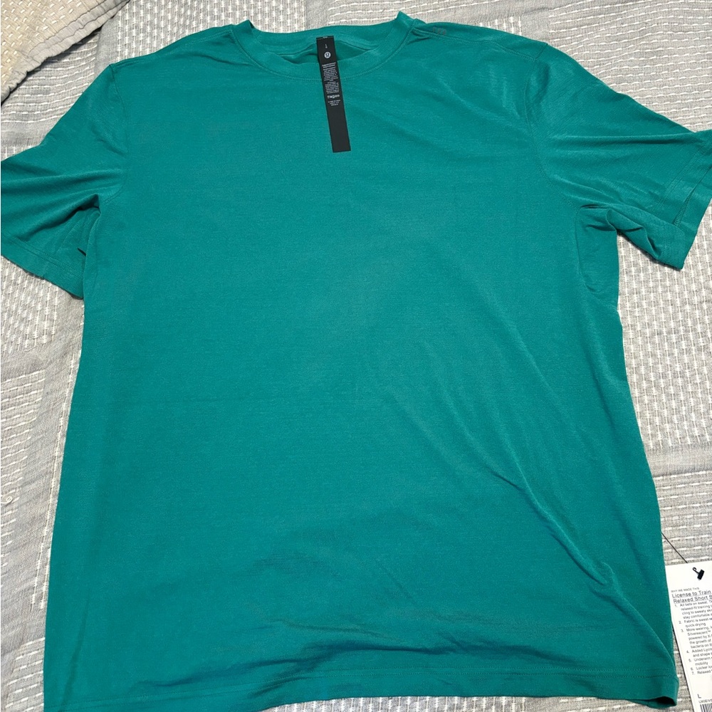 Men’s Large lululemon shirt